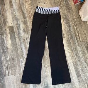 Lululemon Groove Pants SZ 4